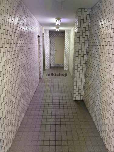 八千代ビル エントランス1