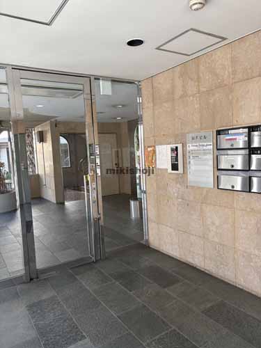 ＭＦビル エントランス2