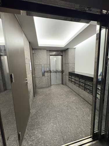 紅谷ビル エレベーターホール1