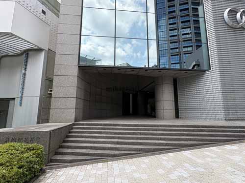 紀尾井町の泉館紀尾井町ビル エントランス4