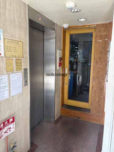 ＹＮビル エレベーターホール1