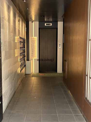 いちご銀座６１２ビル エントランス1