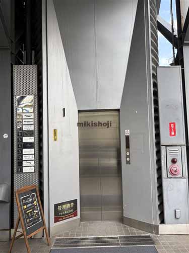 麻布ウィンテルビル エレベーターホール1