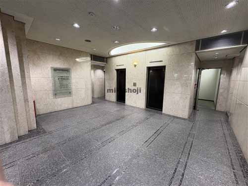 麹町シルクビル エレベーターホール1