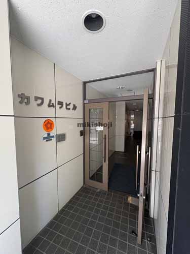 神宮前のカワムラビル エントランス1