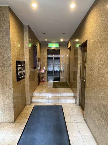 東のＫＨＯビル エントランス1