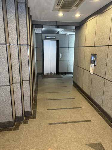 高松ビル エレベーターホール2