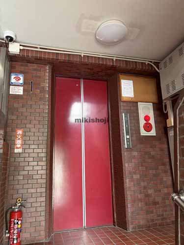 川口ビル エレベーターホール1
