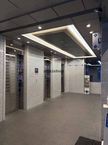 西新宿のエステック情報ビル エレベーターホール1