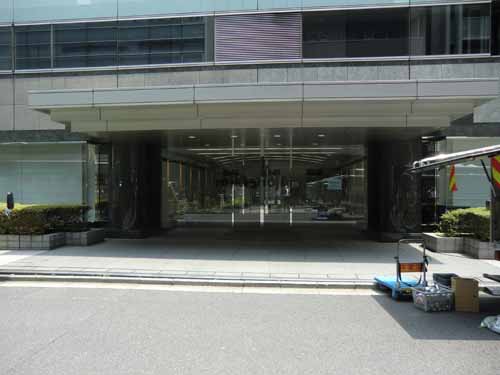 西新宿ＫＦビル エントランス2