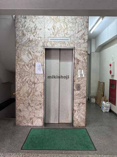 城辺橋ビル エレベーターホール1