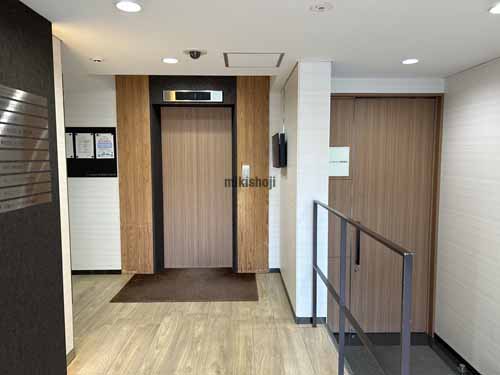 ＴＡＭＡ　ＷＯＯＤＹ　ＧＡＴＥ　ＭＩＴＡ エレベーターホール1