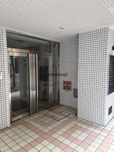 一番町村上ビル エントランス1