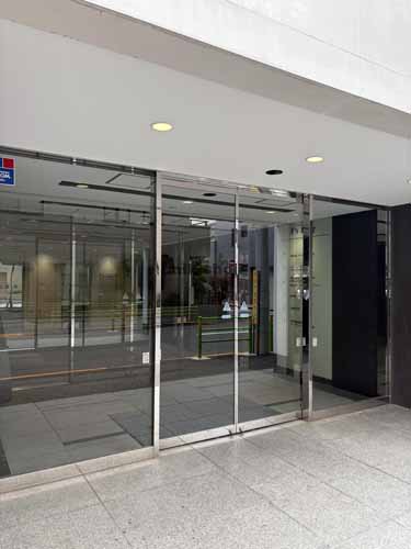 ワイズビルディング エントランス1