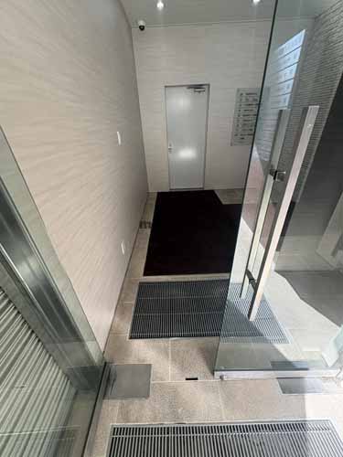 八丁堀の金谷ビル エントランス1