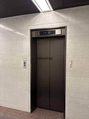 全国中小企業会館 エレベーターホール1
