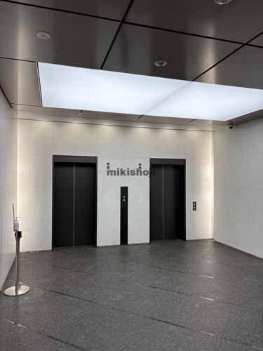 野村不動産西新宿共同ビル エレベーターホール1