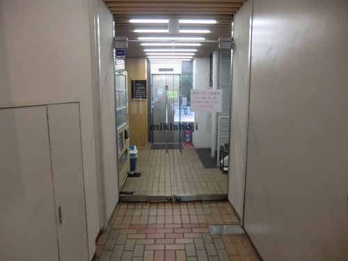 オカモトヤビル エントランス1