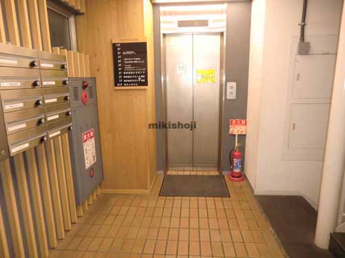 オカモトヤビル エントランス2