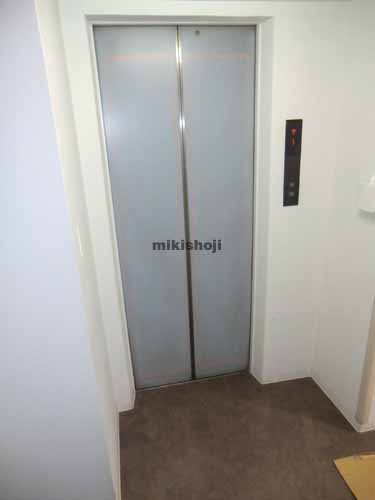 オカモトヤビル エレベーターホール1