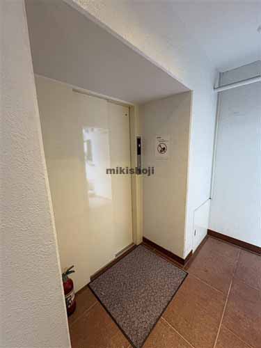 森口ビル エレベーターホール1