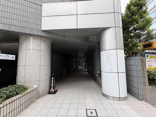 イースト六本木ビル エントランス3