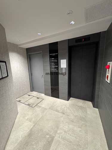 ＳＴＲＡＤＡ　ＧＩＮＺＡ　ＥＡＳＴ エレベーターホール1