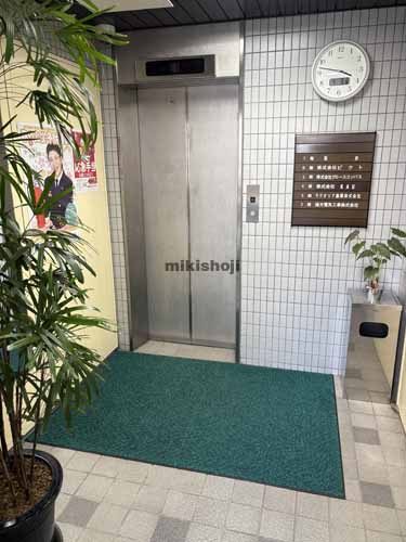 北新宿のＭＩビル エレベーターホール1
