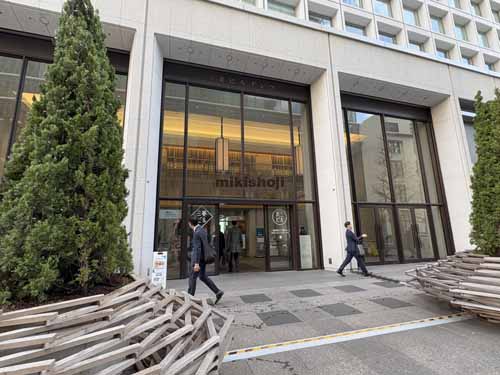 三菱ビル エントランス1