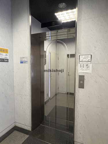 赤坂ウイングビル エレベーターホール1
