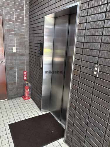 碧山ビル エレベーターホール1