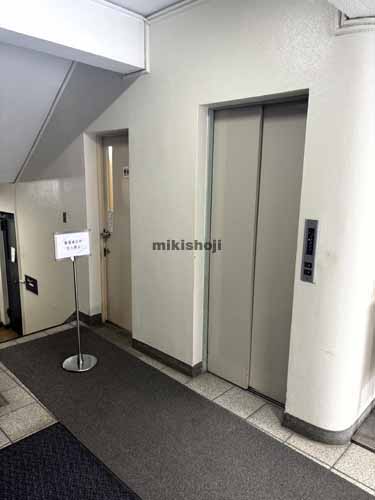 九段南の九段ビル エレベーターホール1