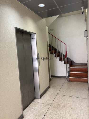 東味ビル エレベーターホール2