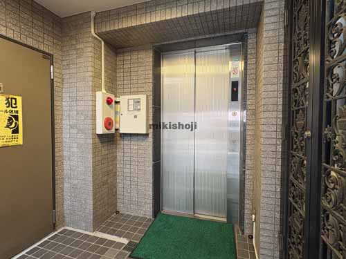 近江屋ビル エレベーターホール1