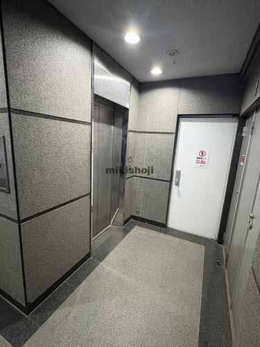 銀座中央ビル エレベーターホール1