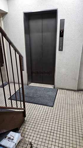 マック銀座ビル エレベーターホール1