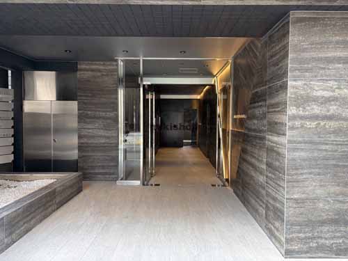 紀尾井町のＷＩＮＤ　ＫＩＯＩＣＨＯ　ＢＬＤＧ． エントランス1