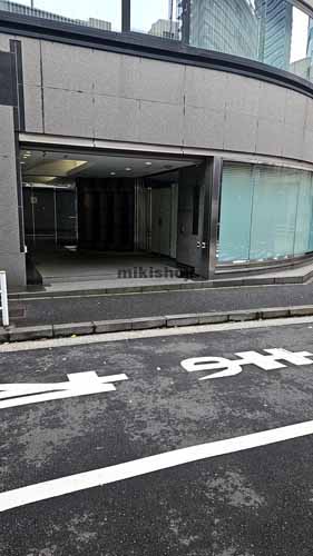 銀座の東貨ビル エントランス1