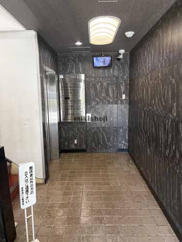 表参道ビル エレベーターホール1