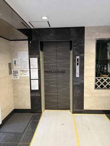 ヤマキビル エレベーターホール1