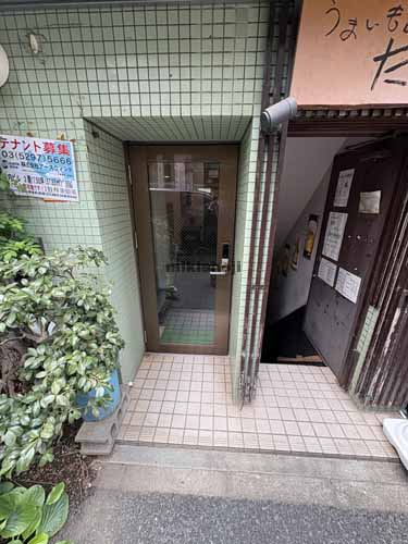 神田須田町の竹内ビル エントランス1