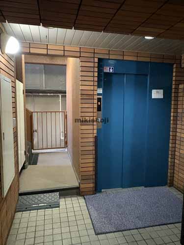 酒井ビル エレベーターホール1