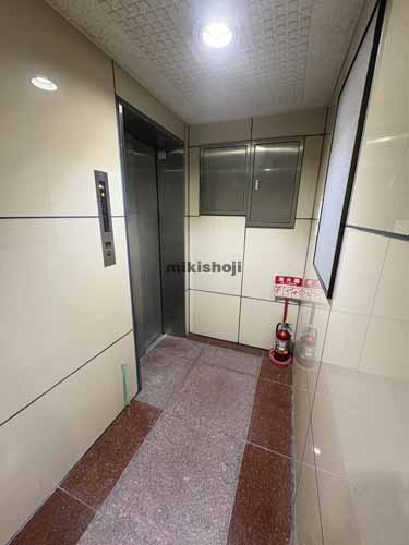 日本橋本石町の朝日ビル第３ エントランス1