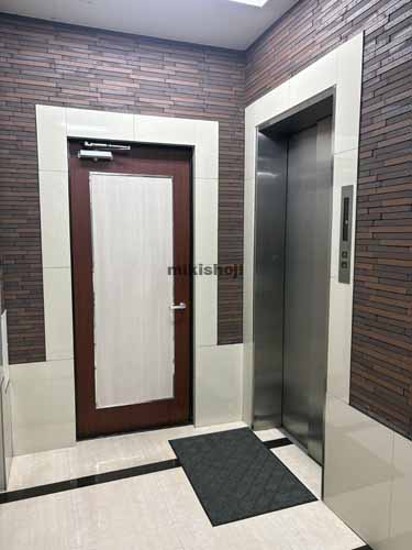 京橋のエー・エスビルディング エントランス2