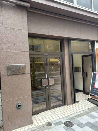 不二川ビル エントランス1