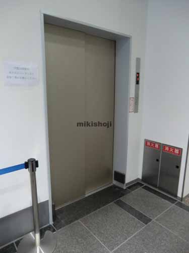 タキトミビル エレベーターホール1