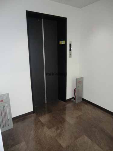 新東陽ビル エレベーターホール1