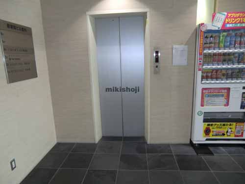 新東陽ビル エレベーターホール2