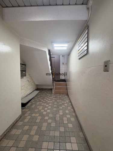 金原ビル エントランス2