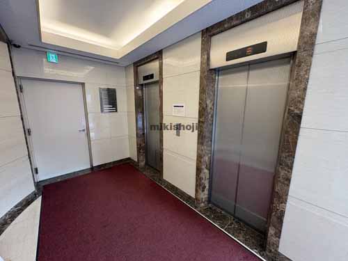 日土地西新橋ビル エレベーターホール1